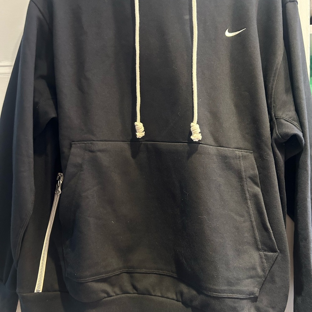 Nike Standard Issue Black Sweatshirt